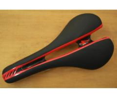 specialized romin saddle black and red